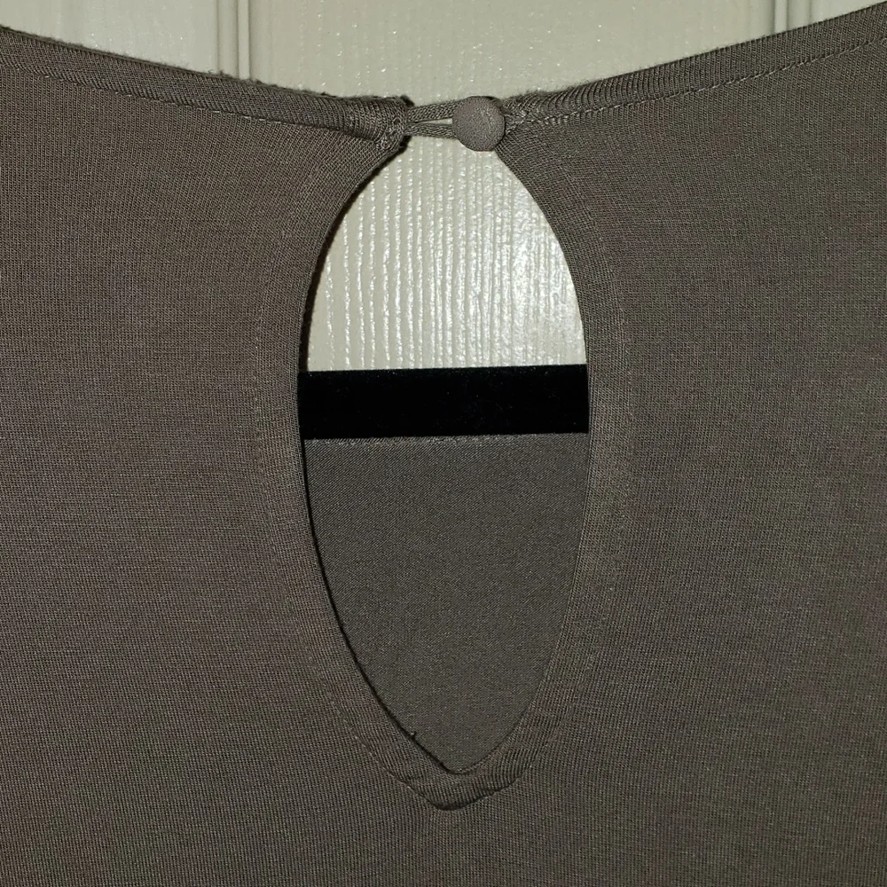 Lisa Rinna blouse - Picture 4 of 6
